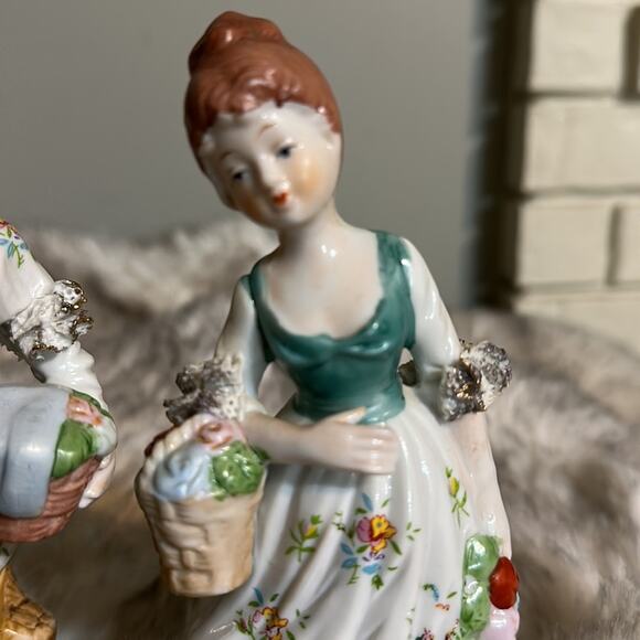 Vintage Kato Kogei Japanese Porcelain Figurines Man and Woman - Picture 8 of 16